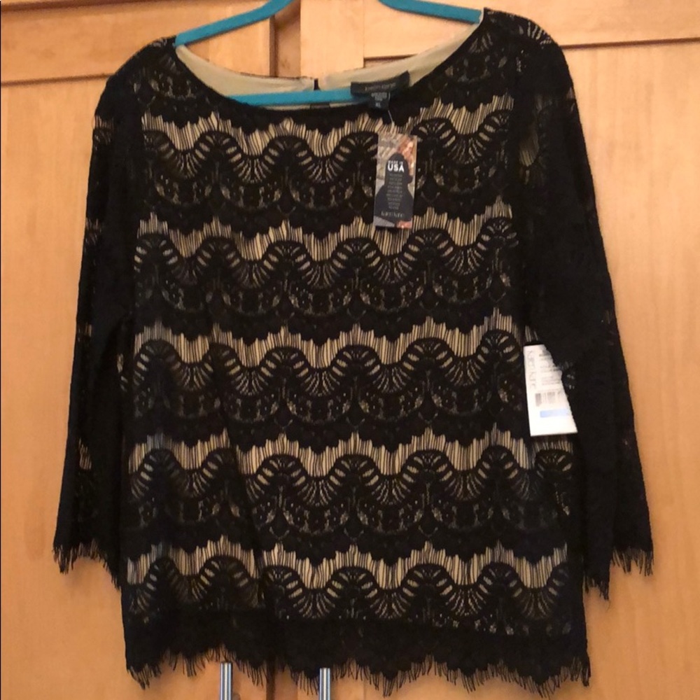 Karen Kane Black scalloped lace/nude top